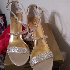 Brand newThalia sexxy shoes